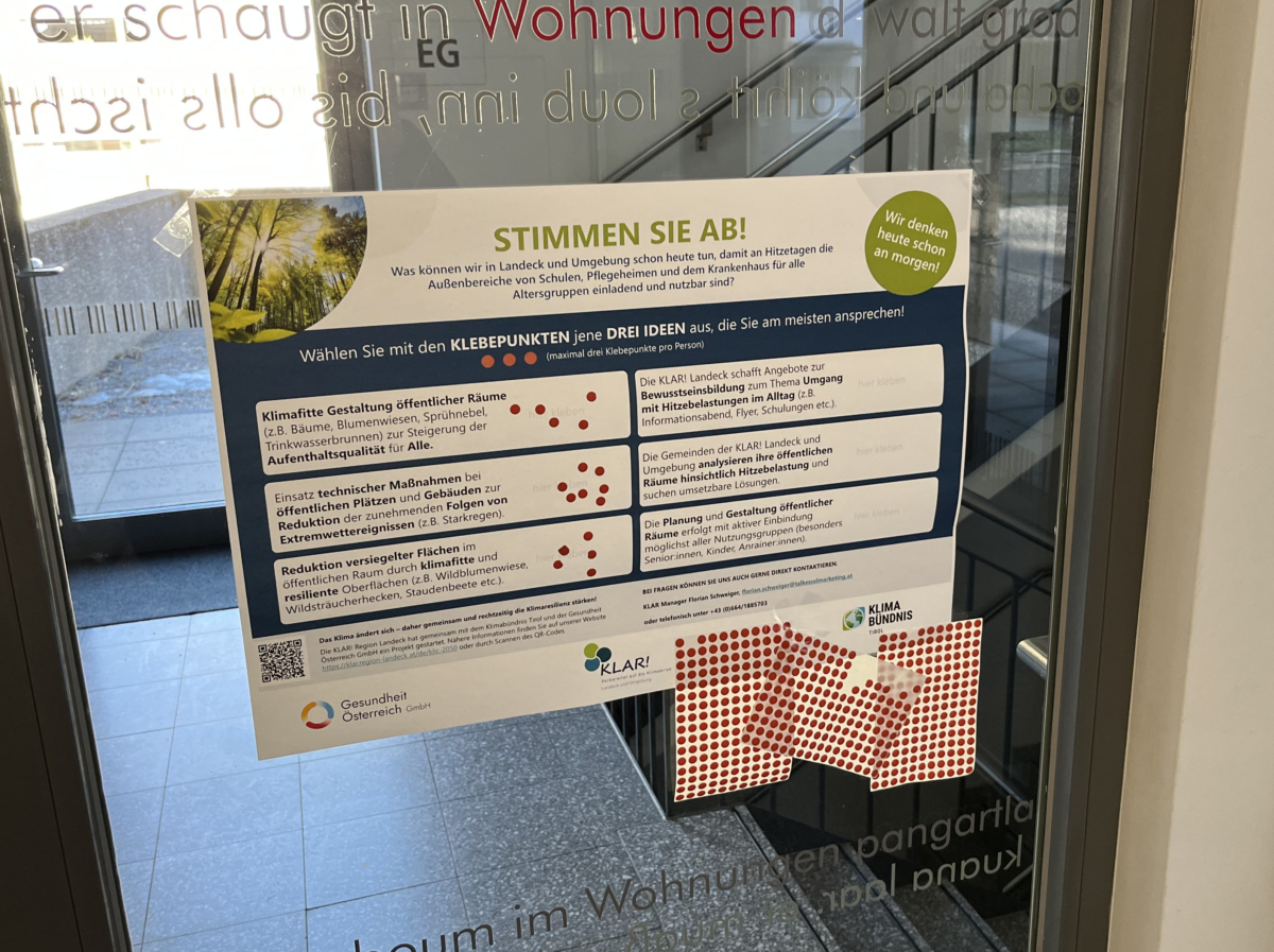 Interaktive Tafel an der Tür im Sozialsprengel Landeck